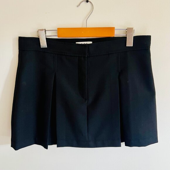 ✨ COS - Pleated Skort – Size 10 – Back to School Must-Have - Picture 3 of 6